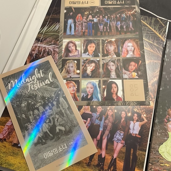 Loona Midnight Festival Albums (bundle) NO photocards - Picture 2 of 3